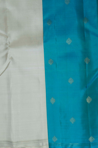 Pleasant Cream with Double Colored Pallu Kanchipuram Silk saree