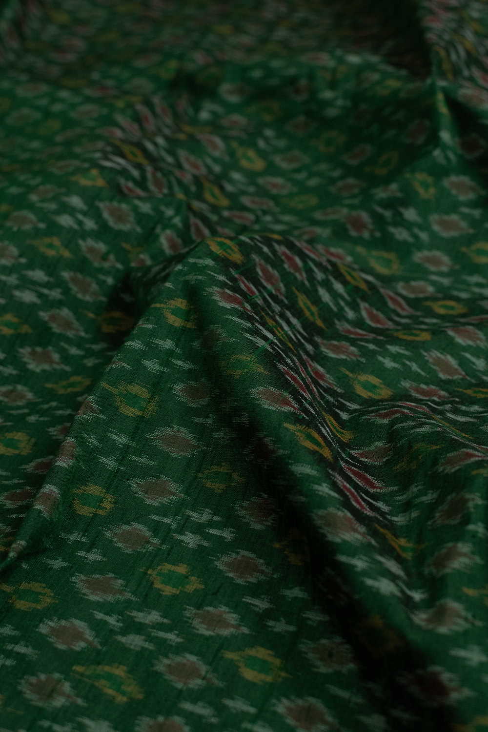 Silk Fabric-Matkatus 