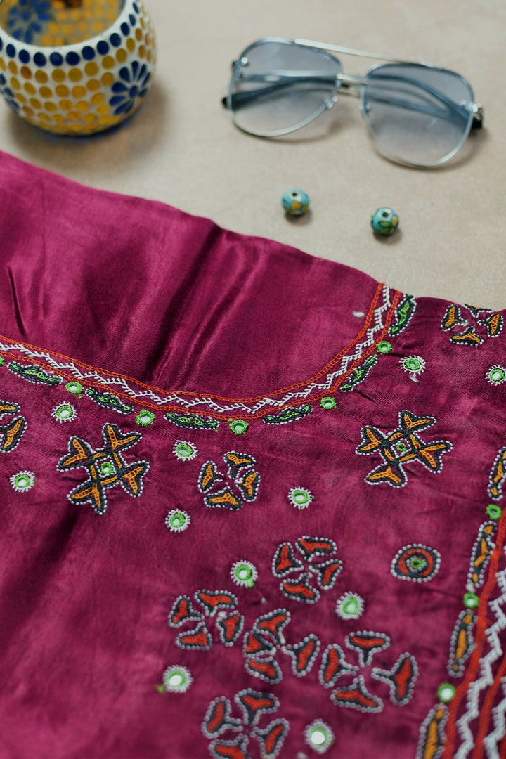 Kutch Embroidered Blouse-Matkatus 