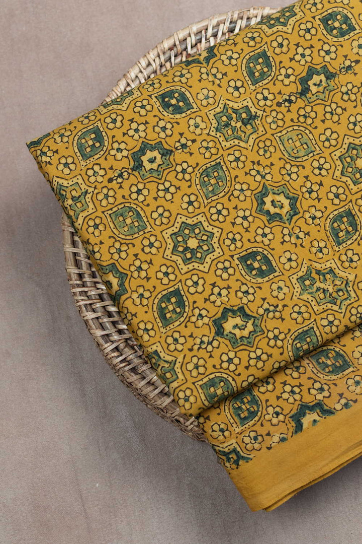 Ajrak Cotton Fabrics - Matkatus 