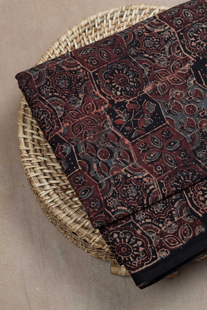 Ajrak Fabrics - Matkatus