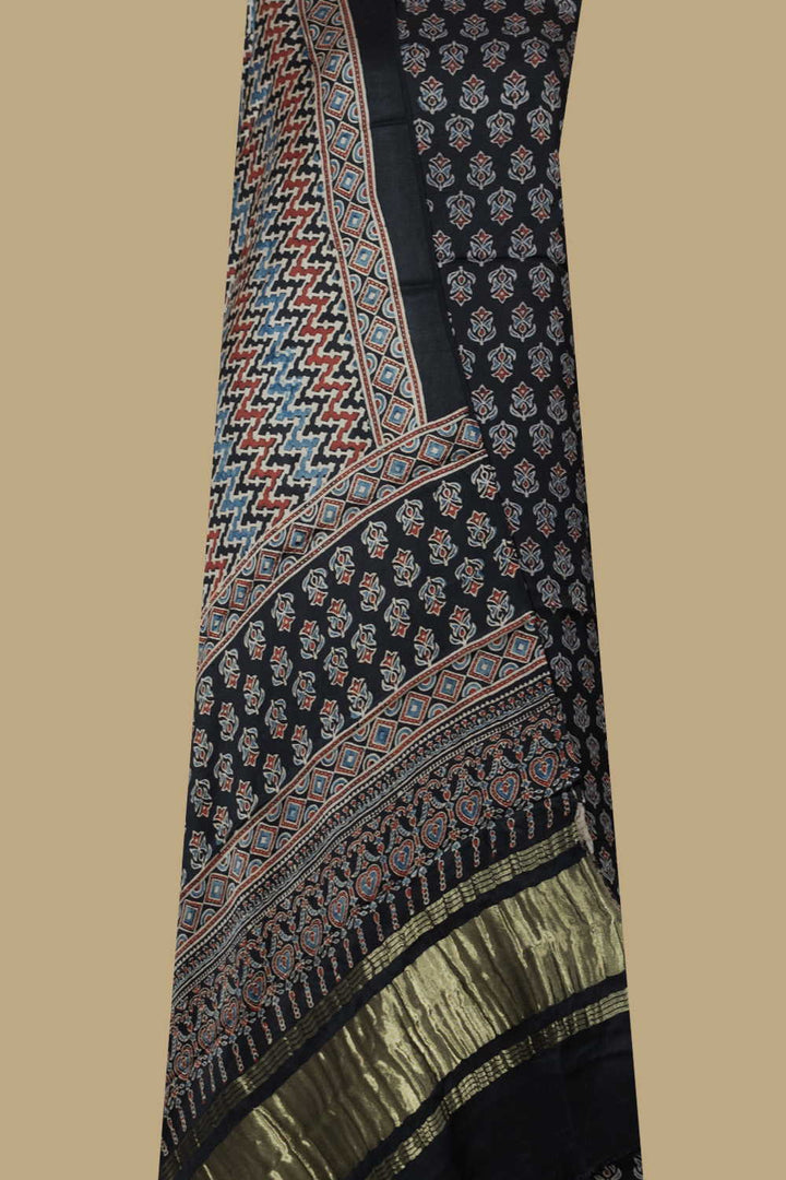 Ajrak Suits-Matkatus 