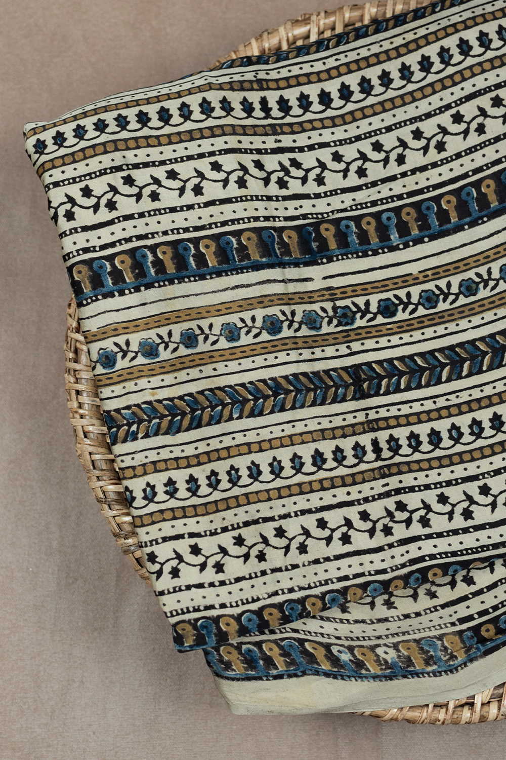 Ajrak fabrics - Matkatus