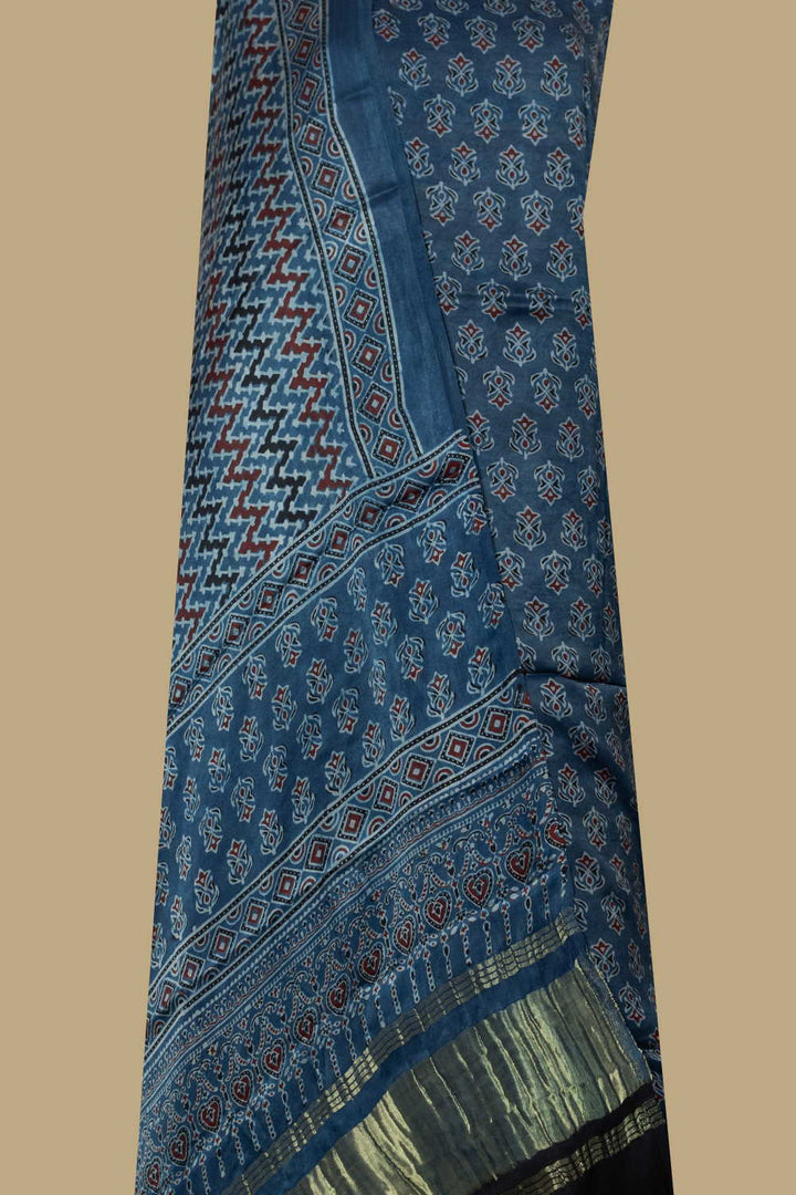 Ajrak Suits-Matkatus 