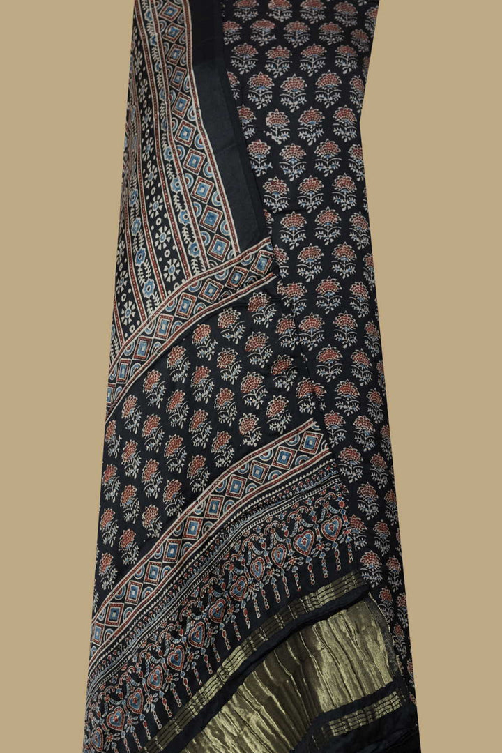 Ajrak Suits-Matkatus 