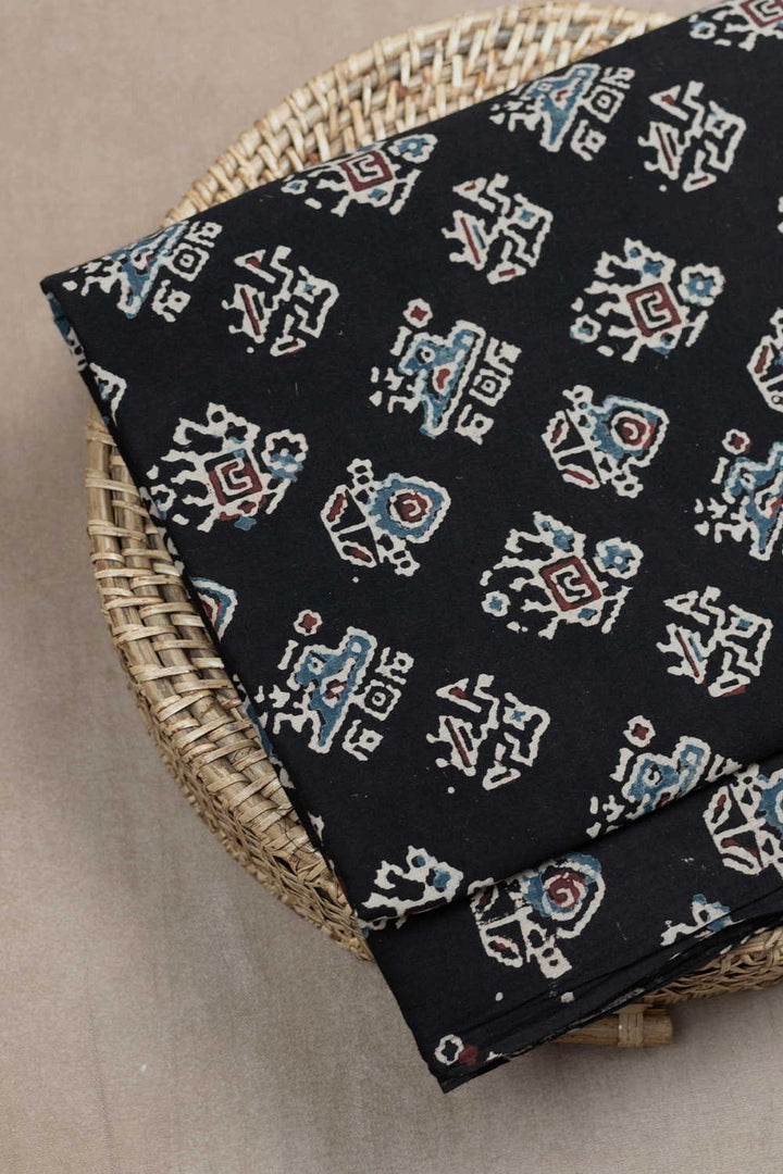 Ajrak Fabrics - Matkatus