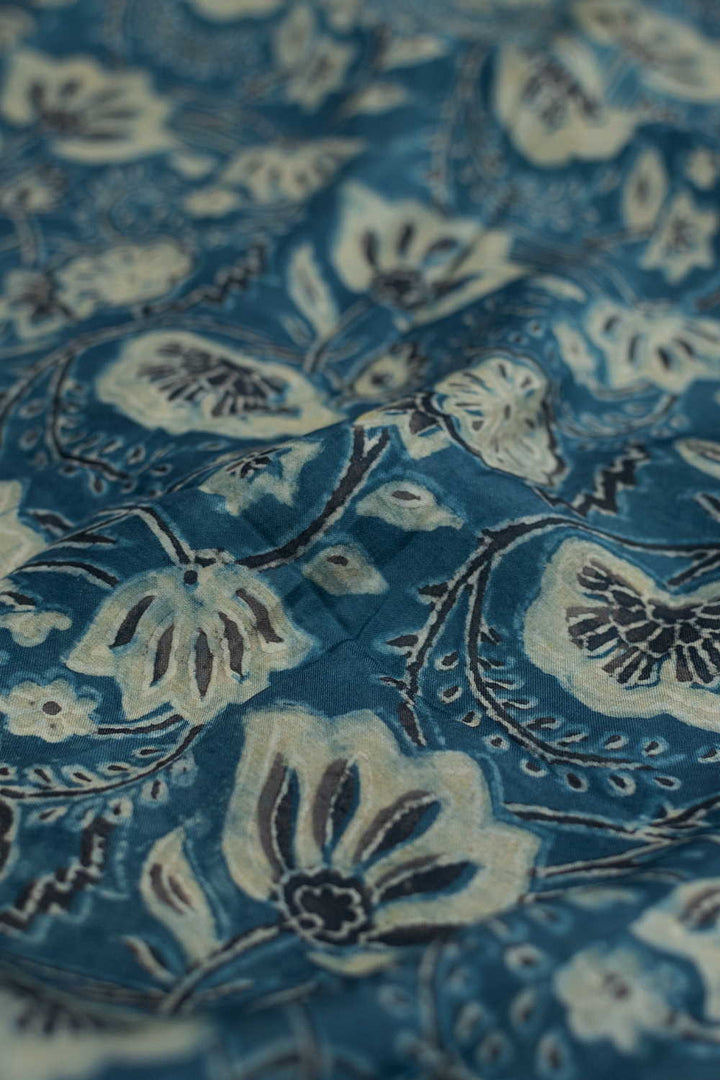 Silk Fabric-Matkatus 