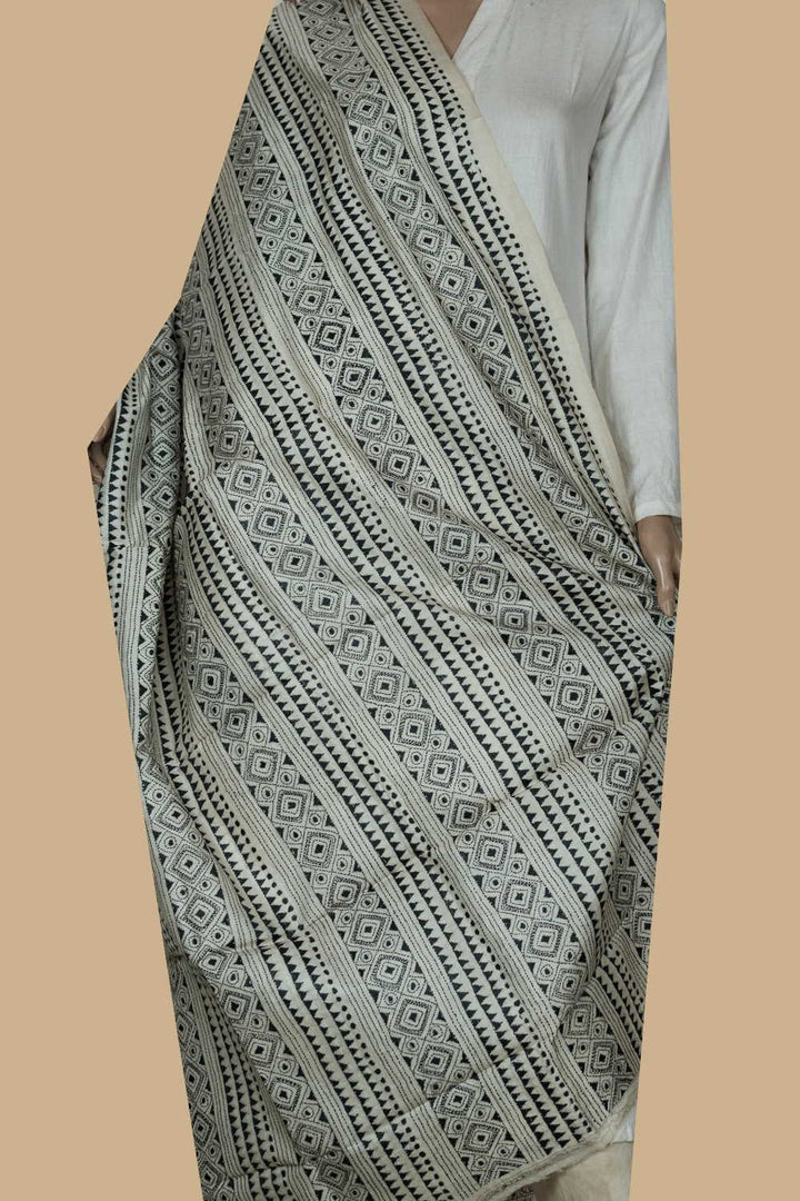 Patterned on Cream Kantha Silk Dupatta