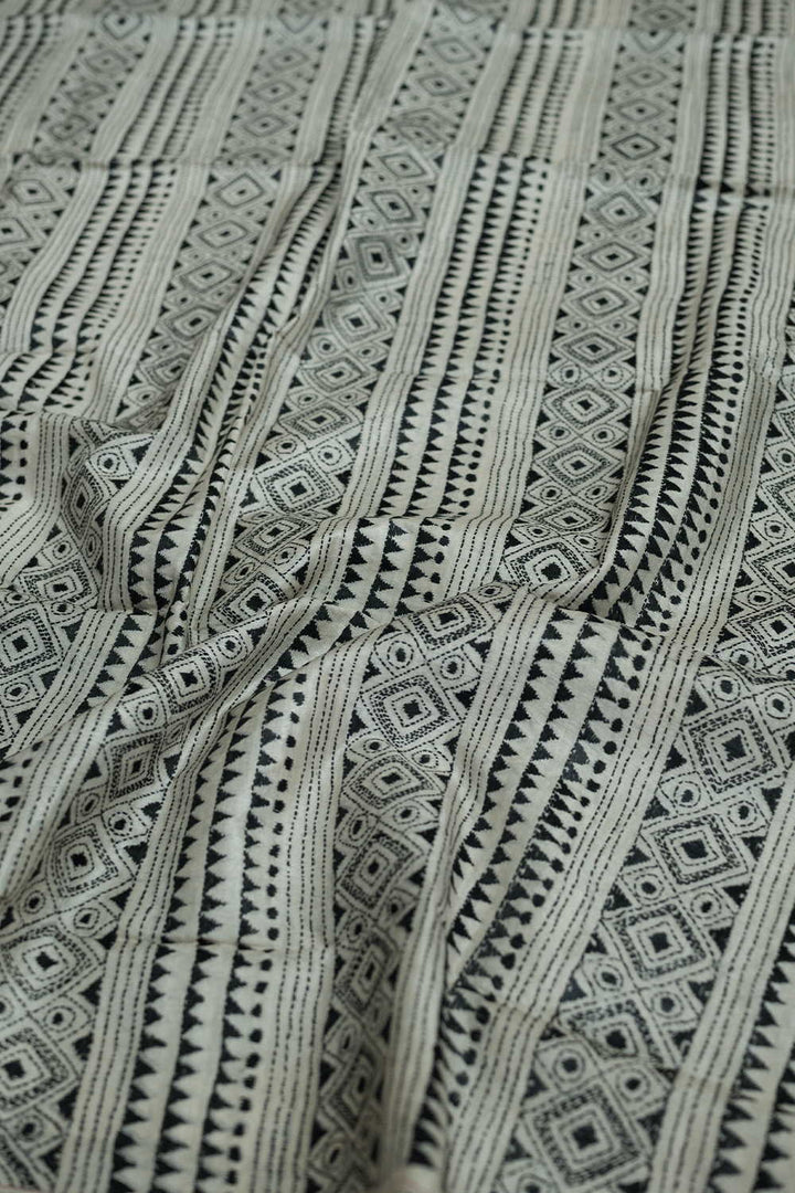 Patterned on Cream Kantha Silk Dupatta