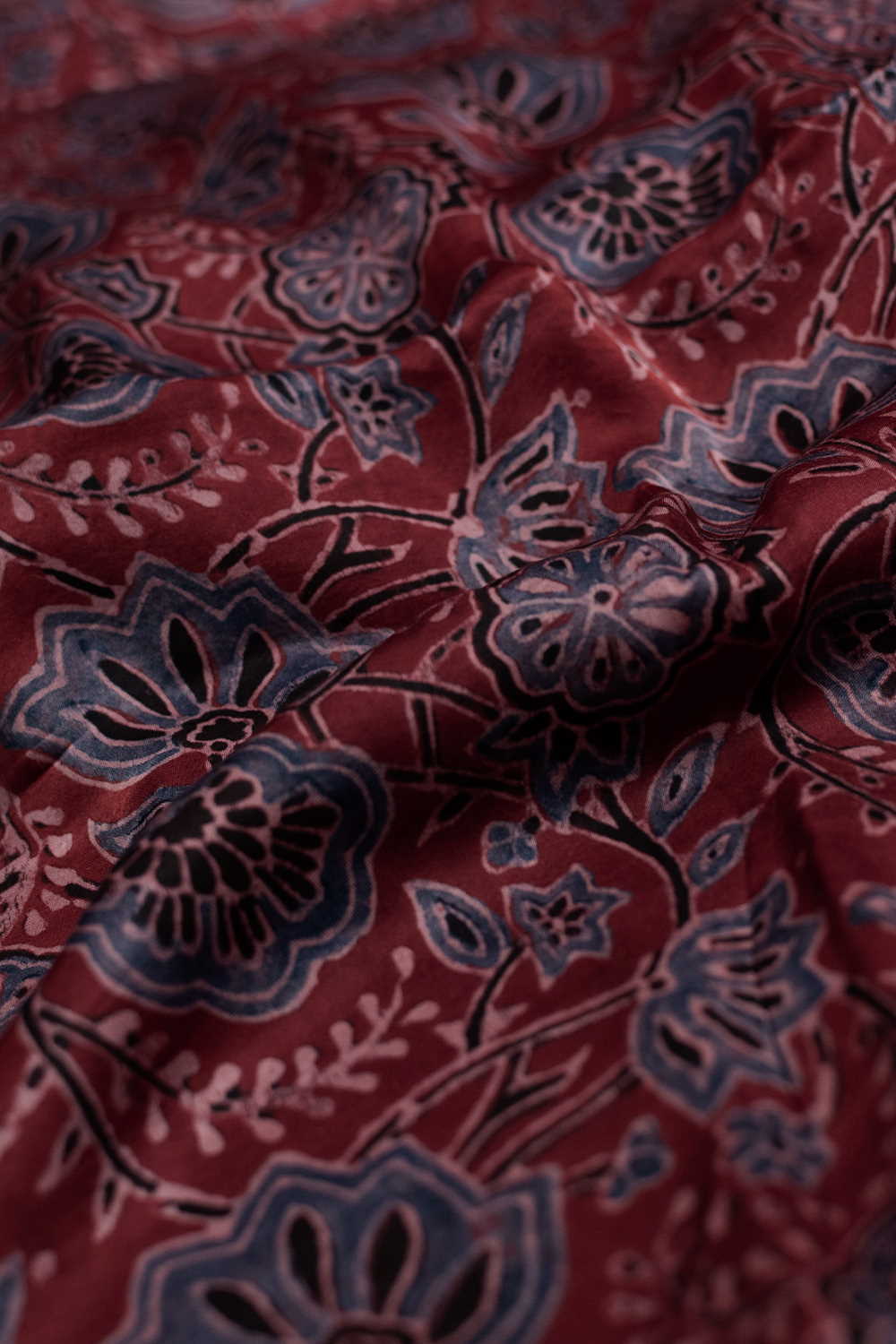 Silk Fabric-Matkatus 