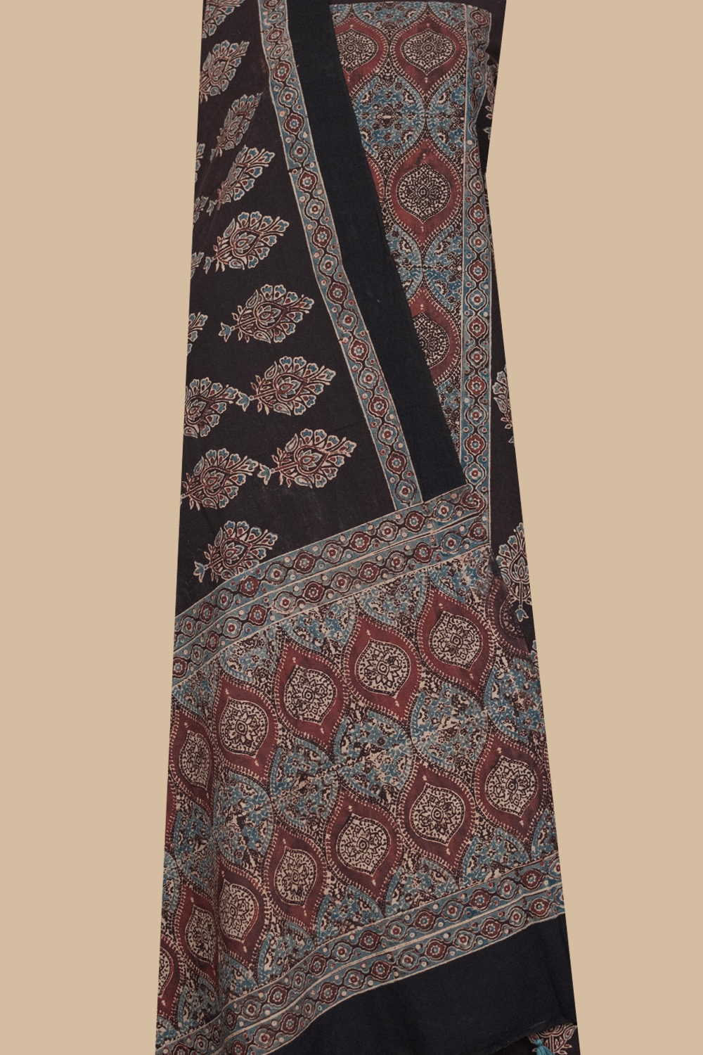 Ajrak Suit-Matkatus 