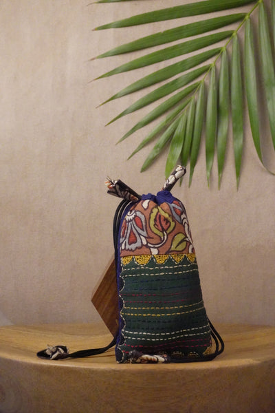 Embroidered Hand Bag - Matkatus