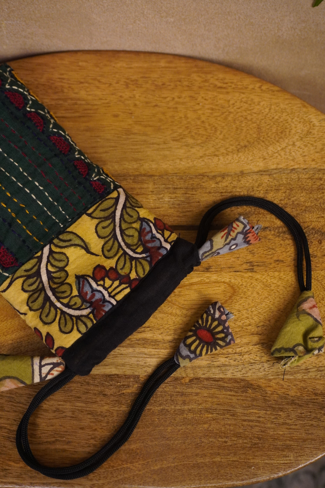 Kalamkari Accessories-Matkatus 