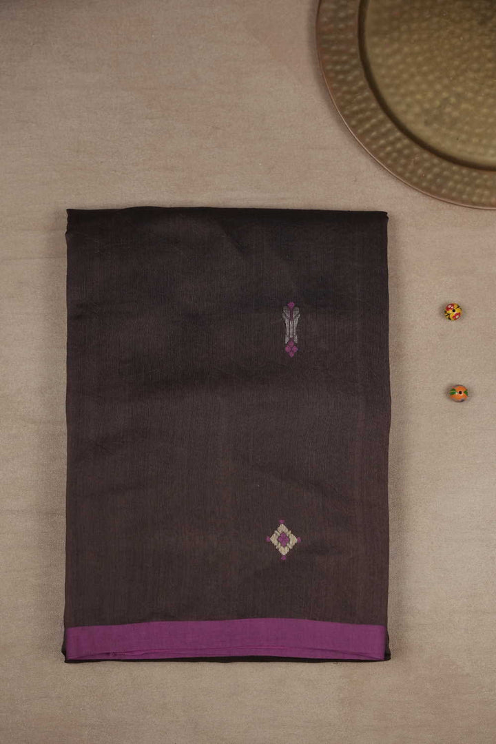 Sarees - Matkatus