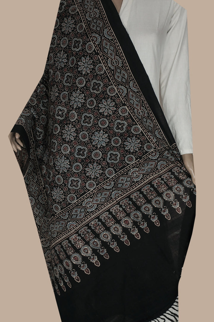 Ajrak Dupatta-Matkatus 