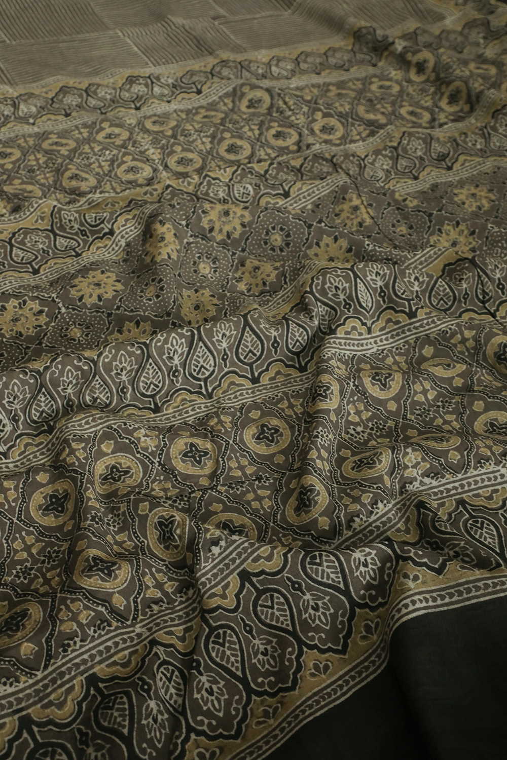 Ajrak Saree-Matkatus