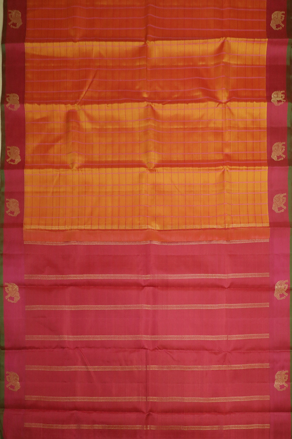 Traditional Saree-matkatus 