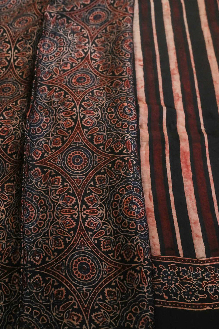 Ajrak Sarees-Matkatus 